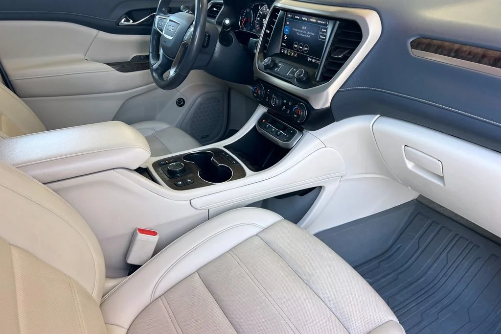 Used 2022 Red GMC Denali image 19