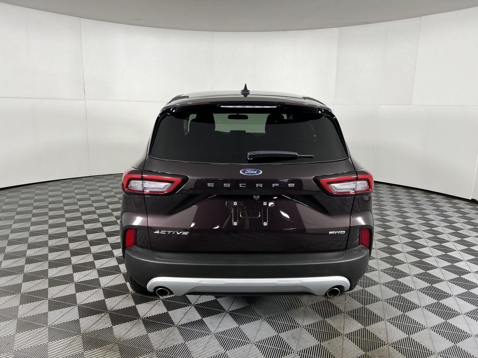Used 2023 Cinnabar Red Ford Active image 7