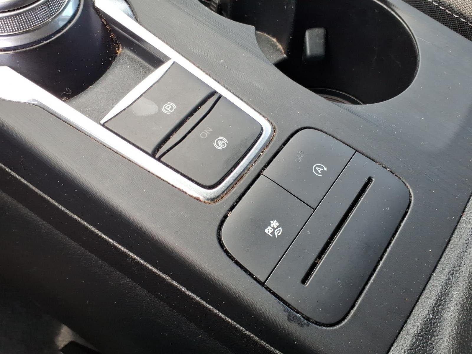 Used 2020 Magnetic Ford SE image 8