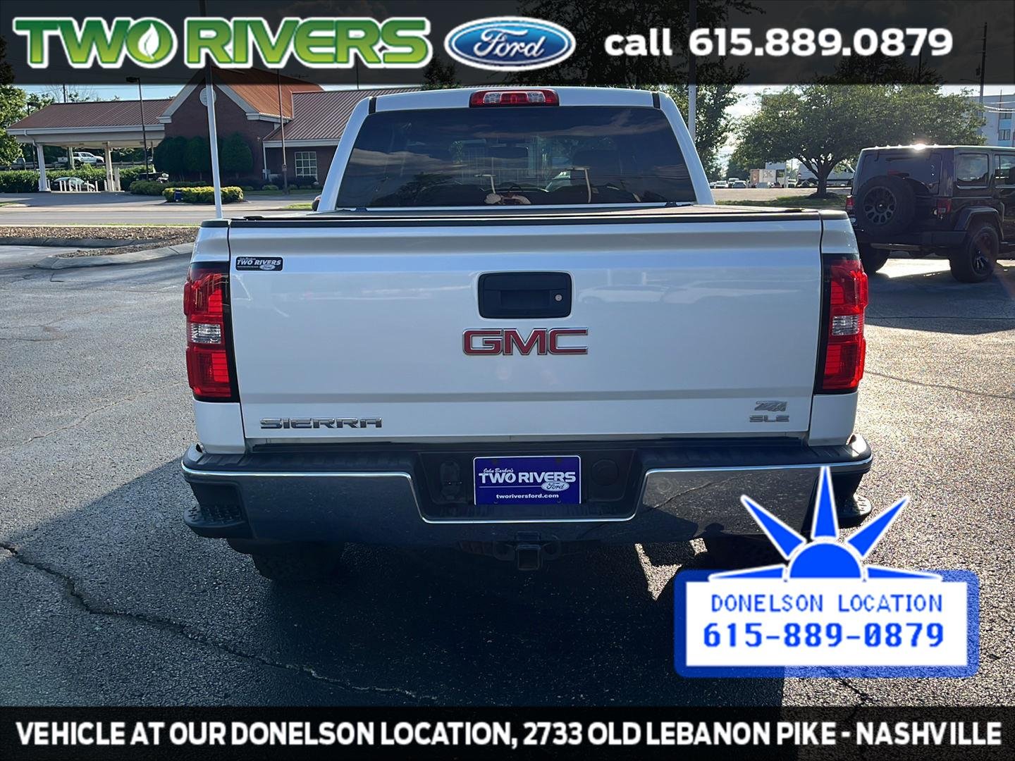 Used 2018 White Frost Tri-Coat GMC SLE image 10