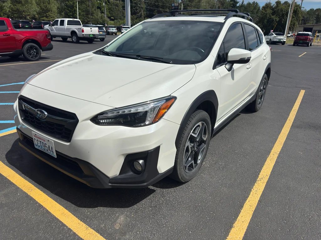 Used 2019 Crystal White Pearl Subaru Limited image 1