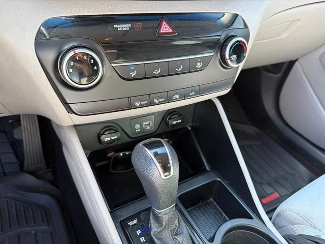 Used 2020 Gray Hyundai SE image 9