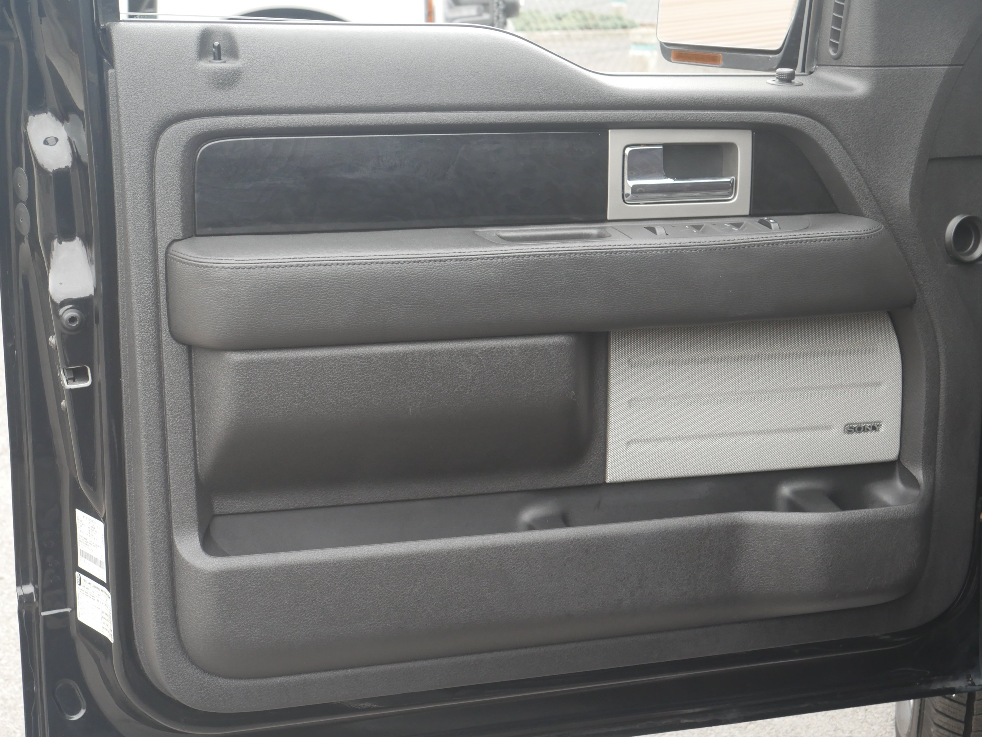 Used 2012 Tuxedo Black Metallic Ford Platinum image 36