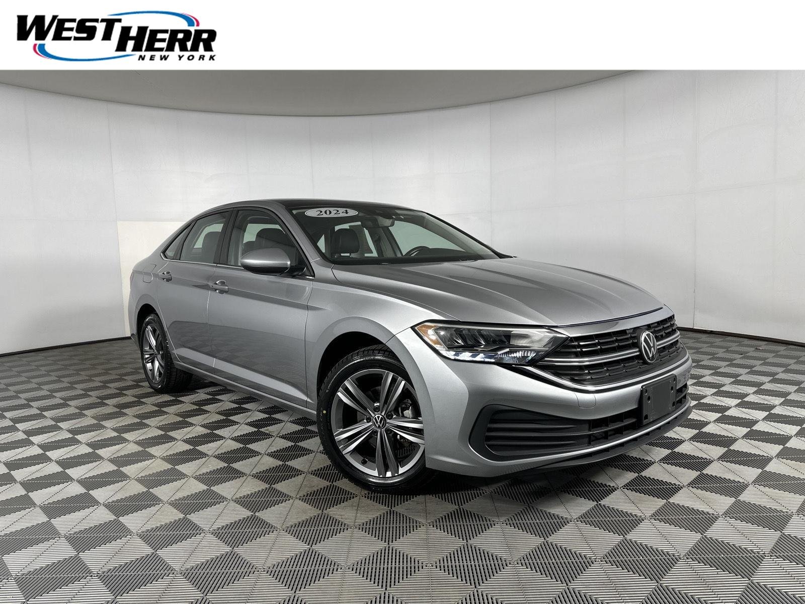 Used 2024 Platinum Gray Metallic Volkswagen SE image 1