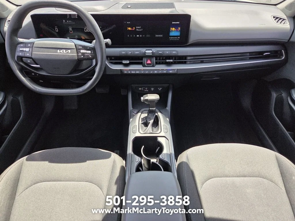 Used 2025 White Kia LXS image 11