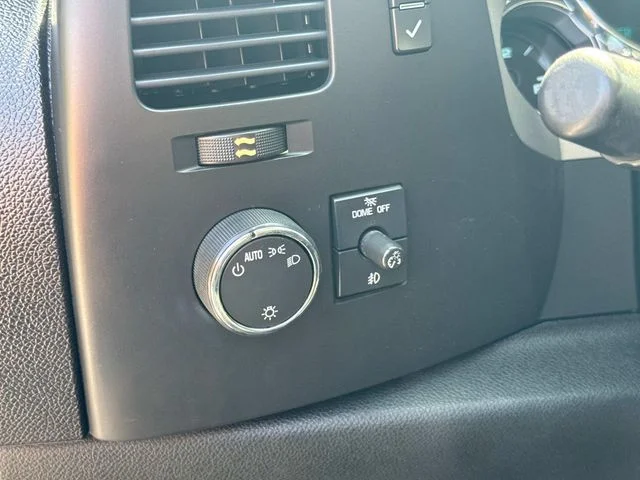 Used 2011 Black GMC SLE image 27