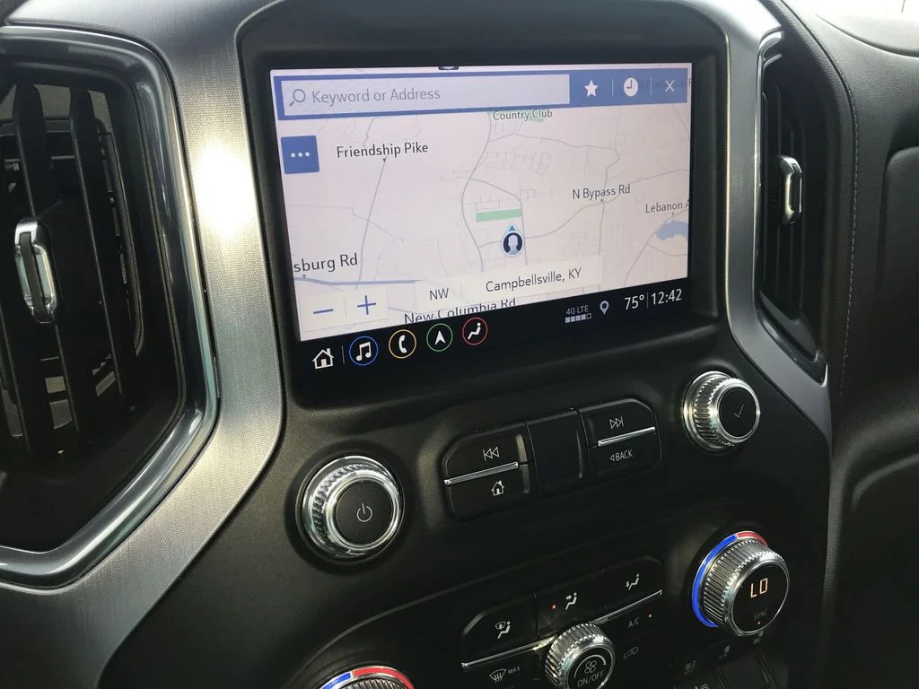 Used 2019 White GMC SLT image 18