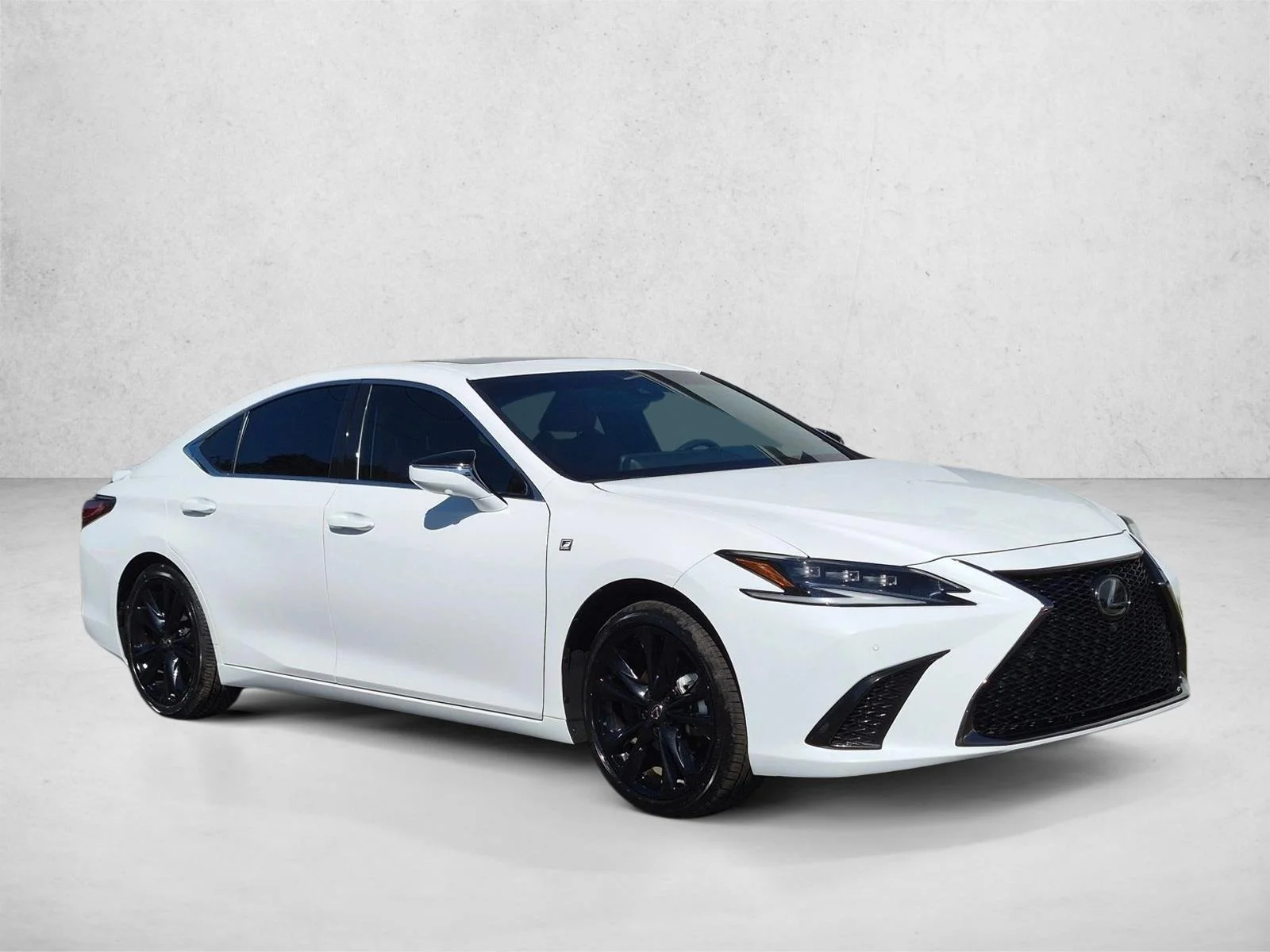 Certified Used 2024 Ultra White Lexus ES 300h F SPORT Handling image 3