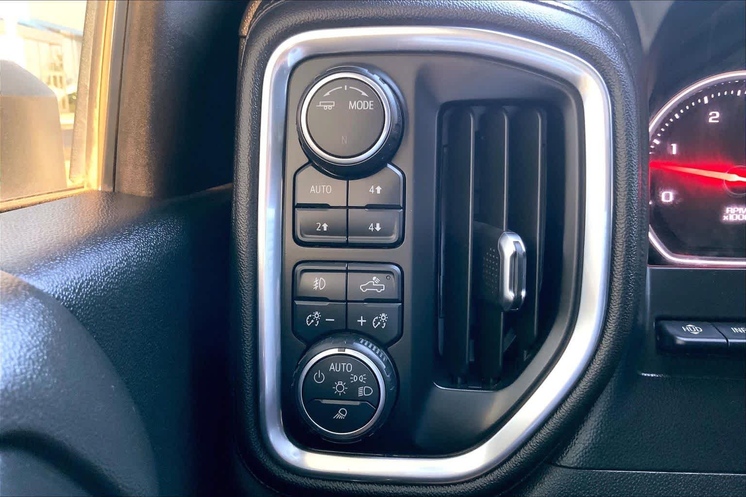 Used 2021 Summit White Chevrolet High Country image 34