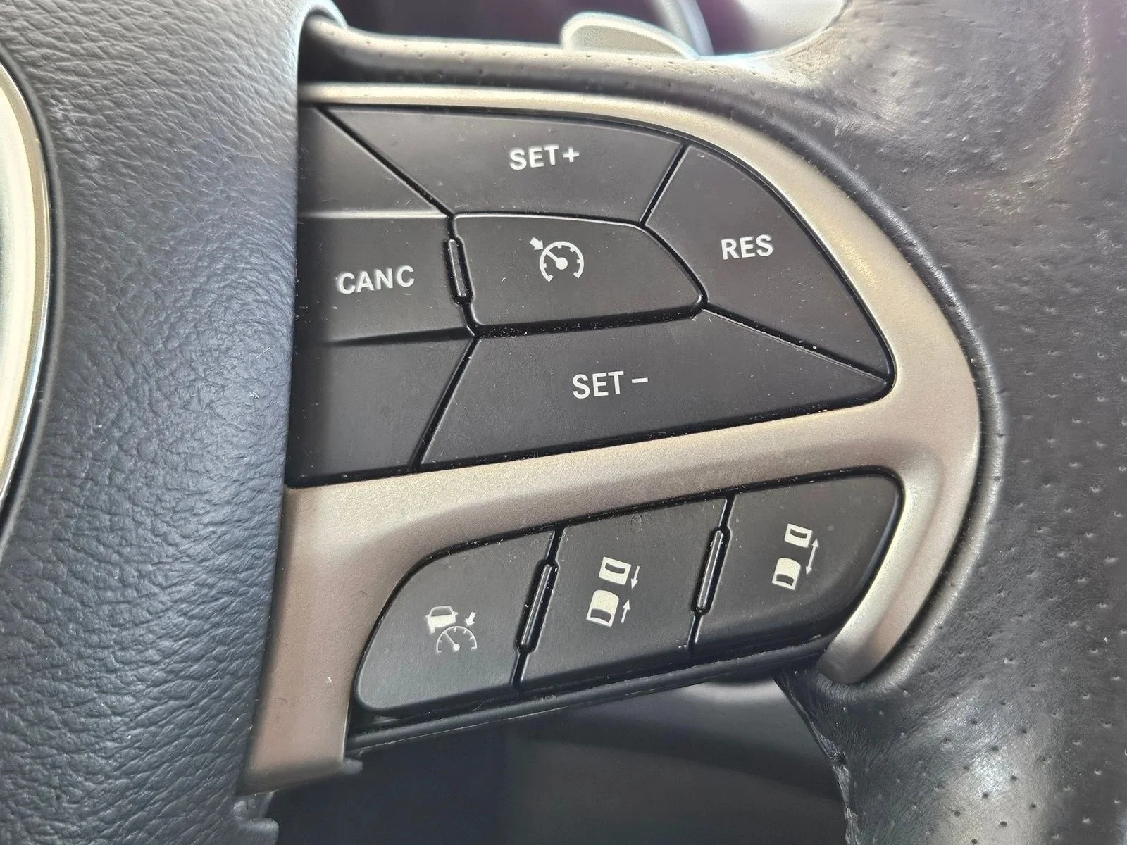Used 2018 Octane Red Pearlcoat Dodge Citadel image 25
