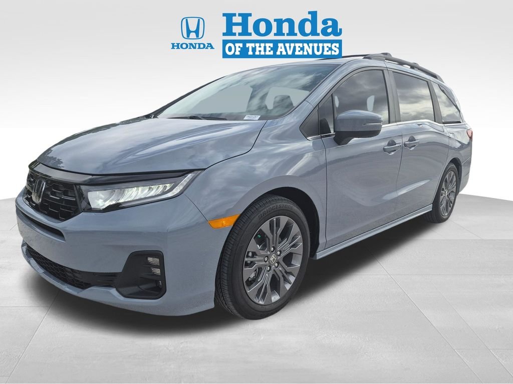 New 2027 Sonic Gray Pearl Honda Touring image 3