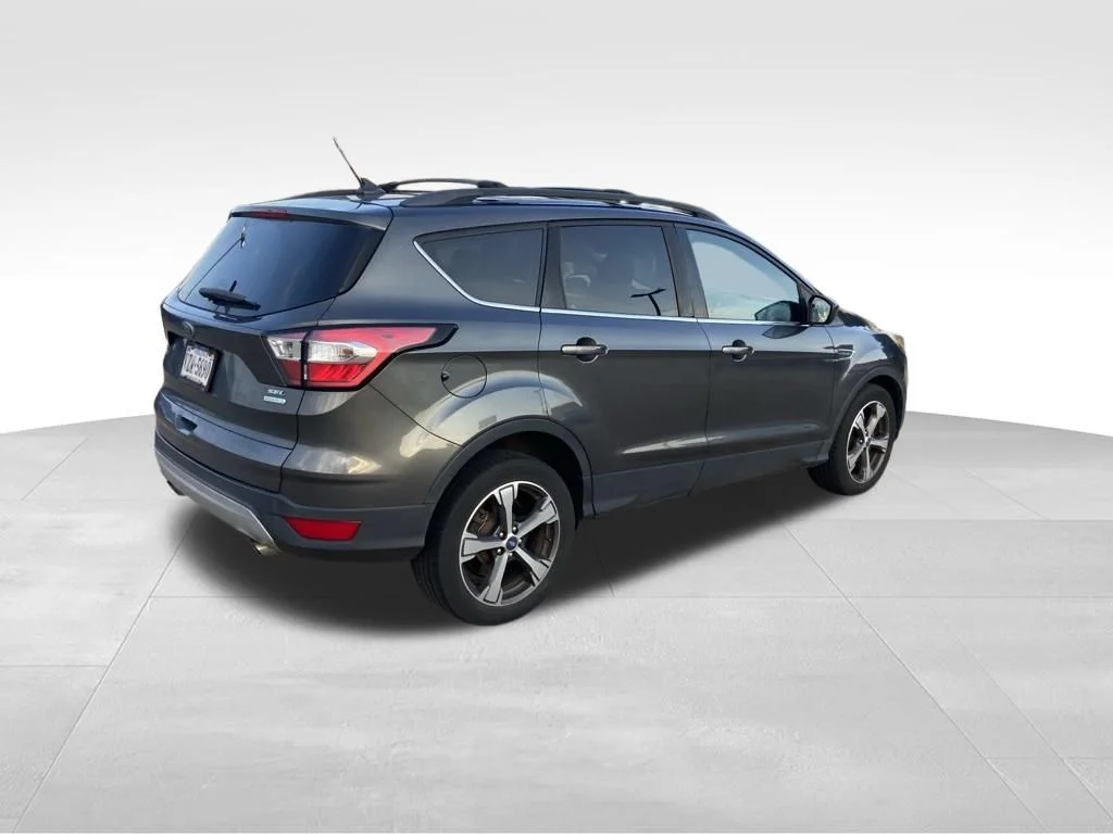 Used 2018 Gray Ford SEL image 13