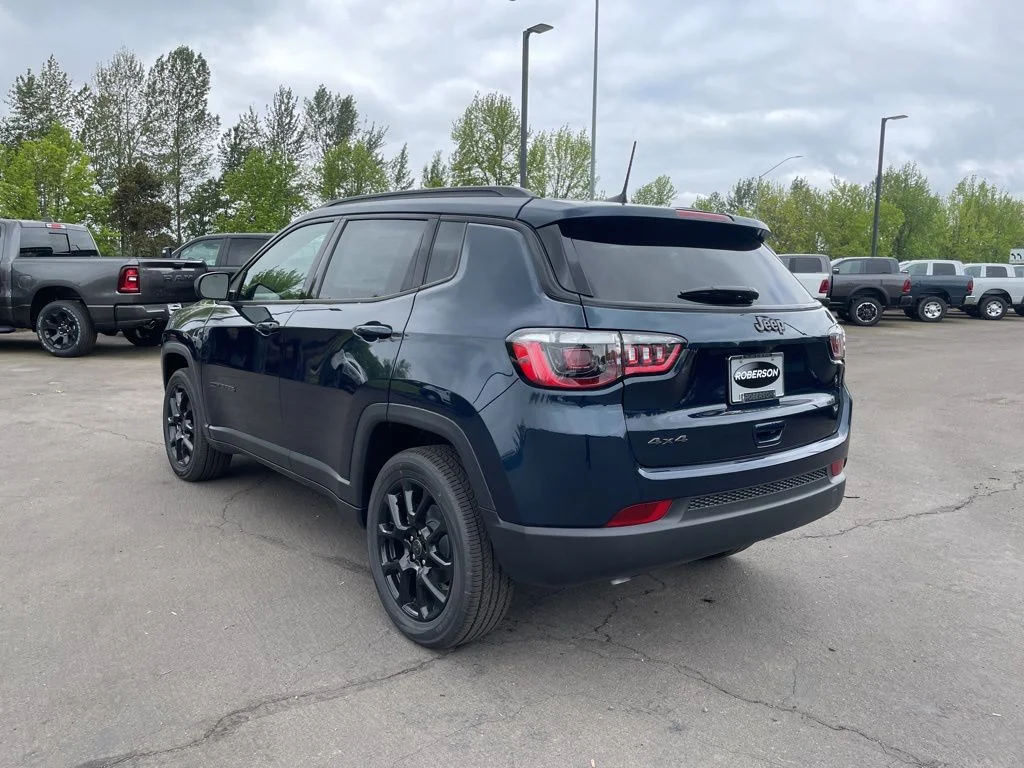 New 2026 Fathom Blue Pearl-Coat Exterior Paint Jeep Latitude image 3