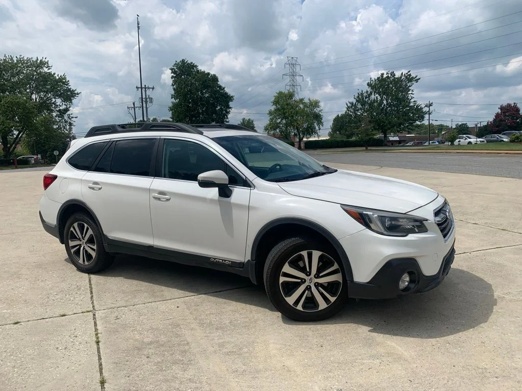 Used 2019 White Subaru 2.5i image 8