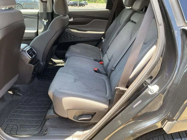 Used 2019 Black Hyundai SE image 9
