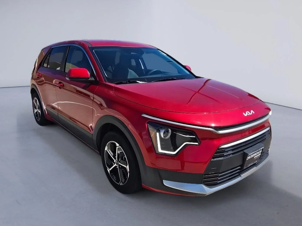 Used 2025 Runway Red Kia LX image 8