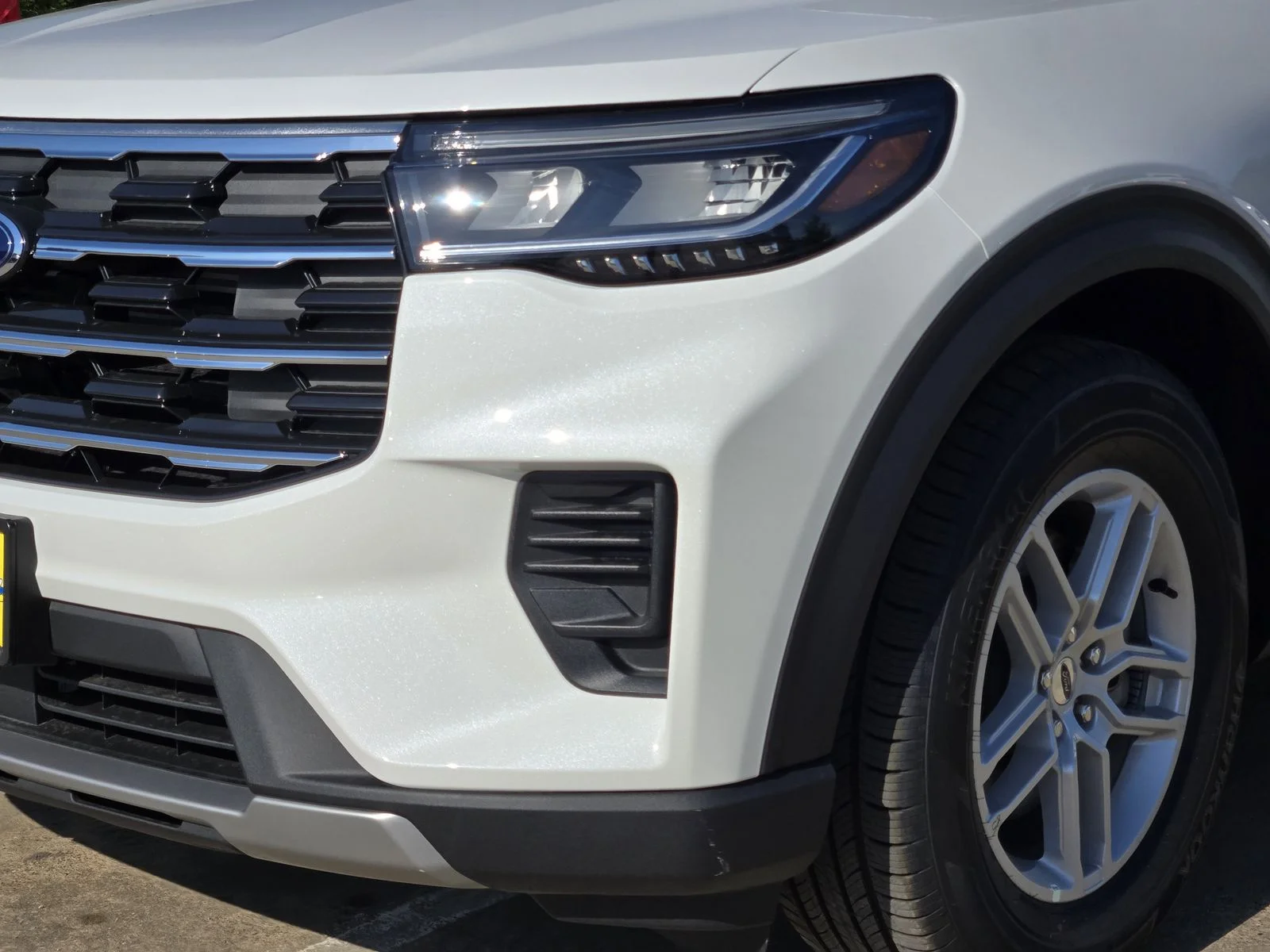 New 2026 Star White Metallic Tri-Coat Ford Active image 5