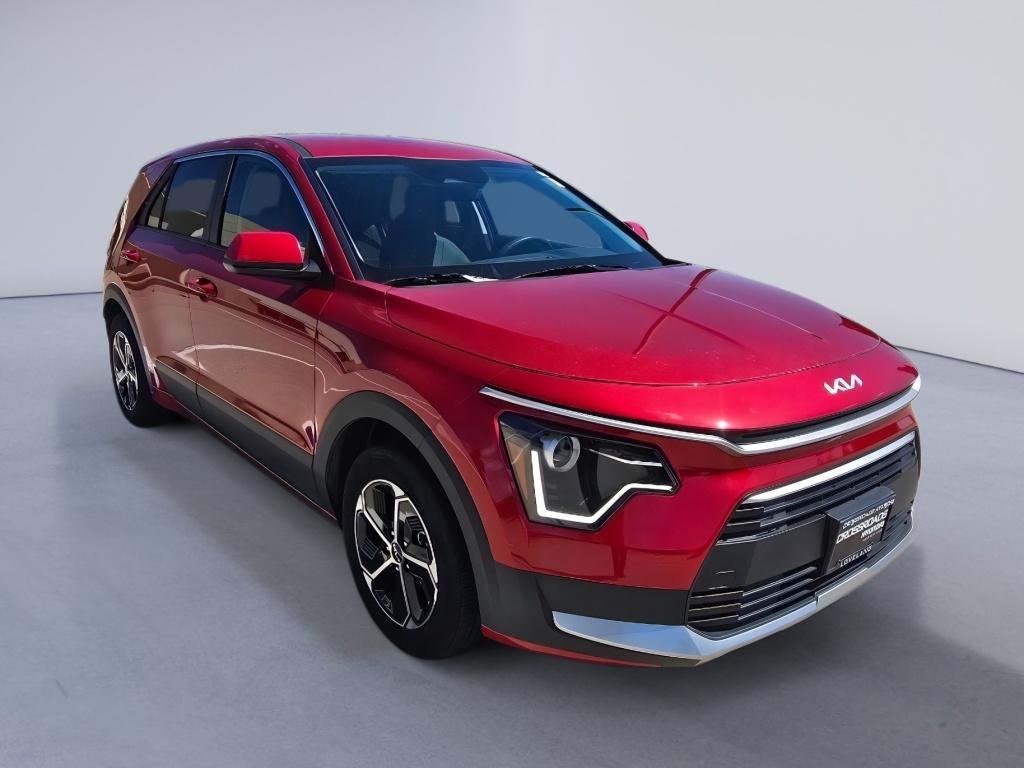 Used 2025 Runway Red Kia LX image 7