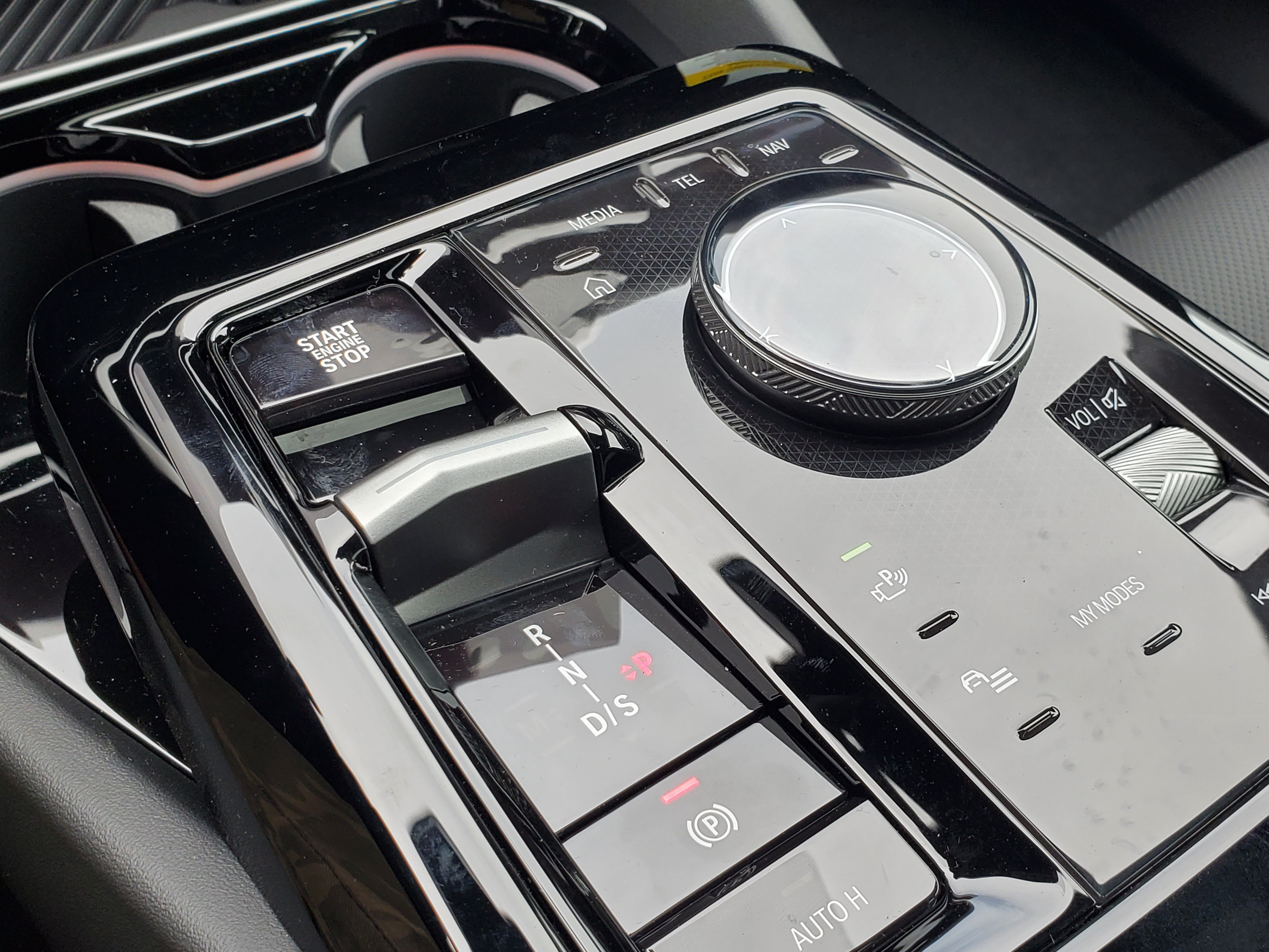 New 2027 Brooklyn Grey Metallic BMW 530i image 30