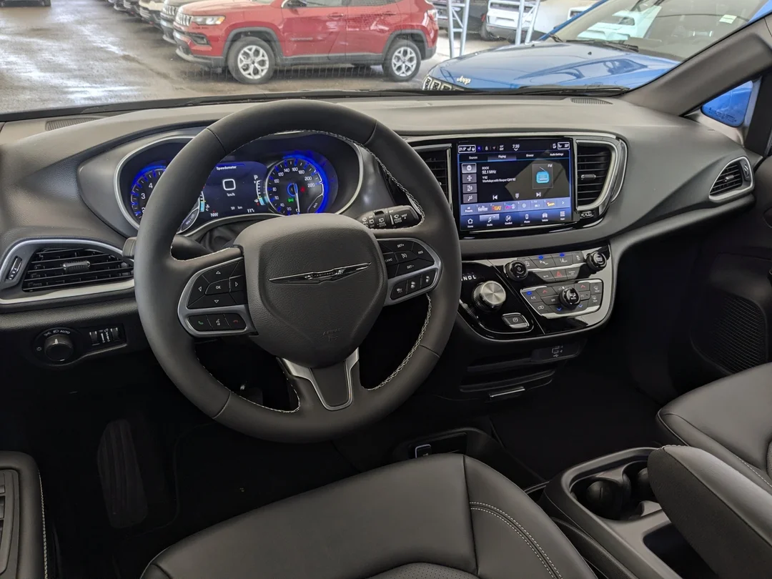 New 2026 Black Chrysler SXT - - FWD - Stow n Go Seats - Power Sliding Doors - Heated Seats - Adaptive Cruise & More! image 21