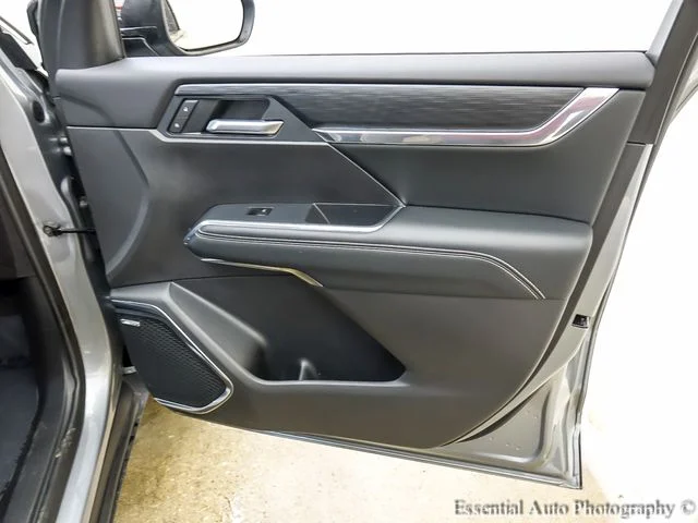 Used 2026 Silver GMC Elevation image 26