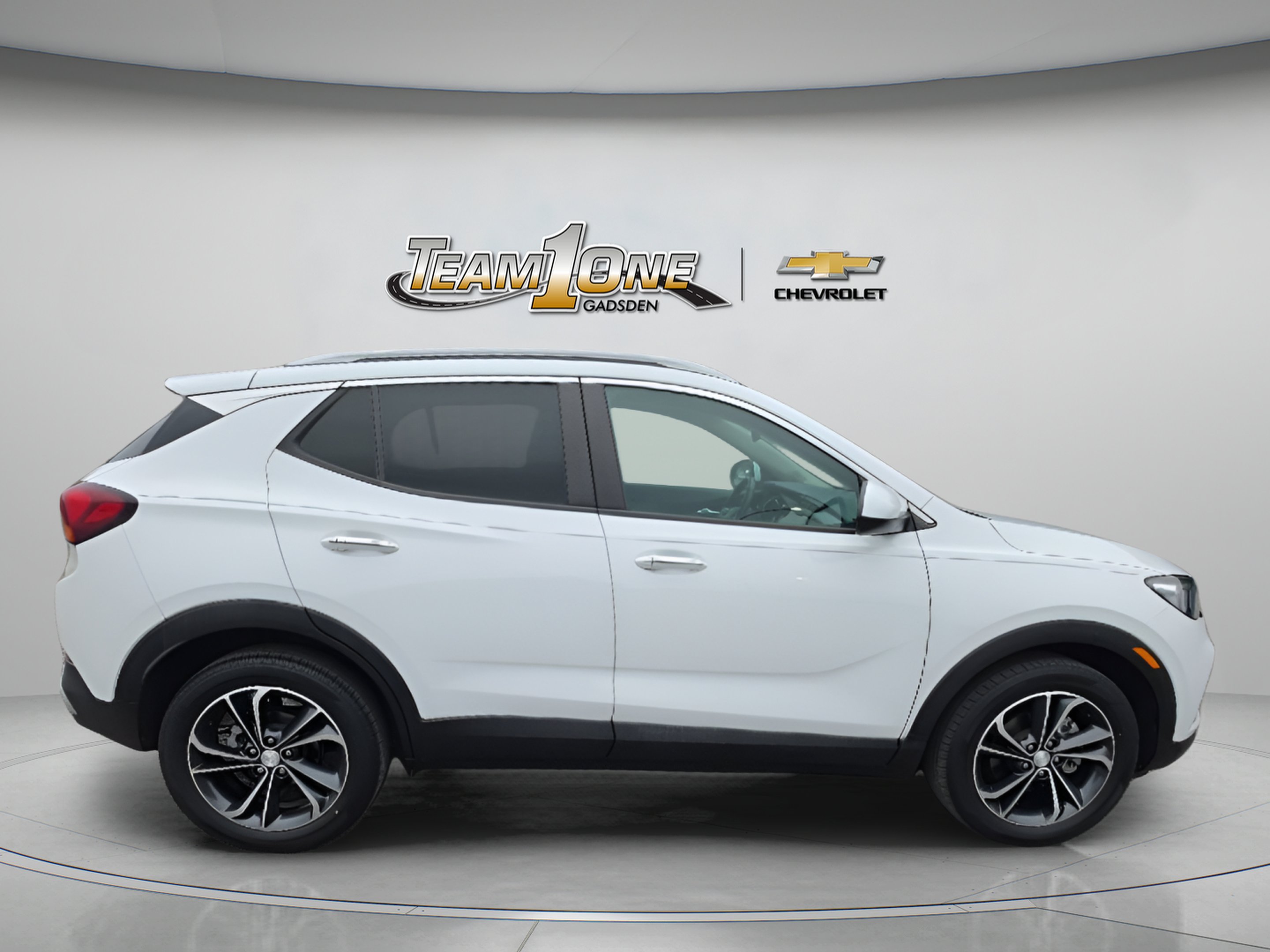 Used 2022 Summit White Buick Select image 8
