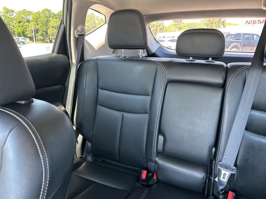 Used 2023 Gray Nissan SV image 14