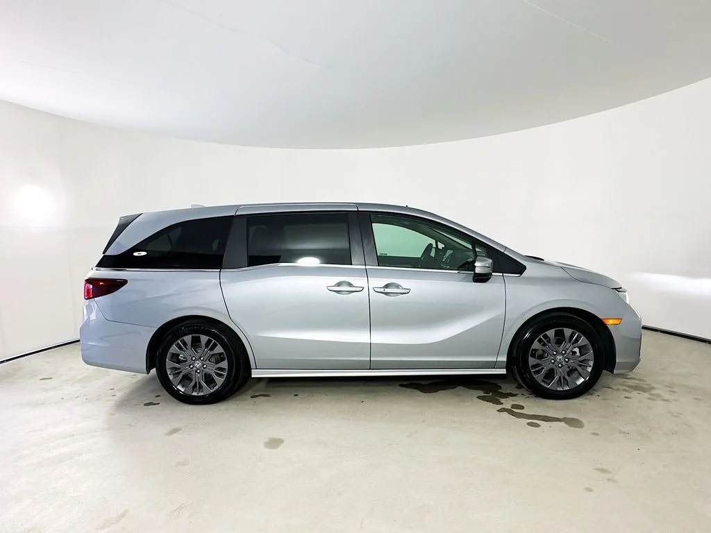 Certified Used 2026 Silver Honda Touring image 9