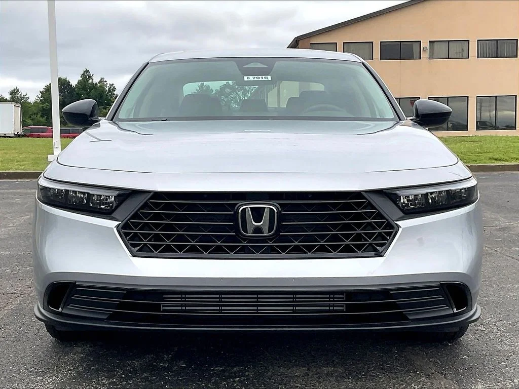 New 2026 Solar Silver Metallic Honda SE image 8