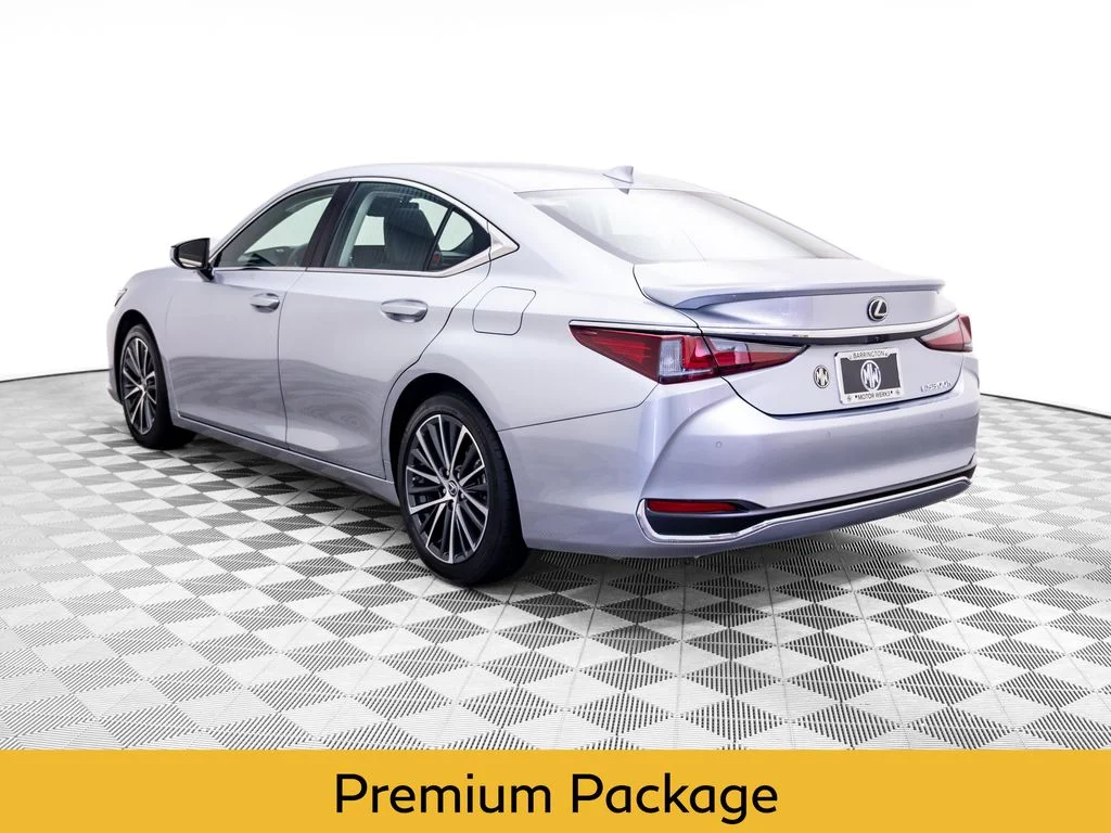Used 2023 Silver Lexus 300h image 3