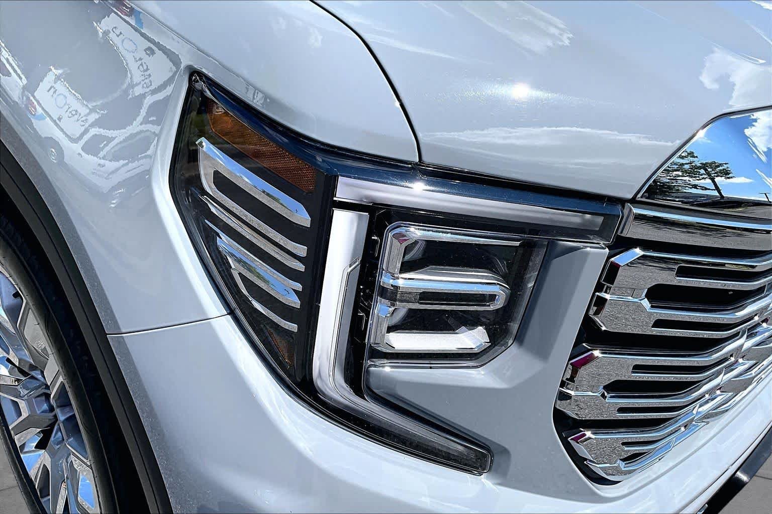 Used 2025 Thunderstorm Gray GMC Denali image 27