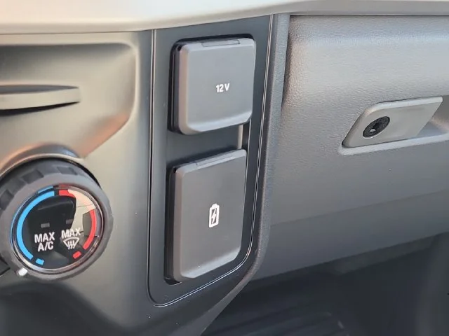 New 2027 Oxford White Ford XL 4WD CREW CAB image 23