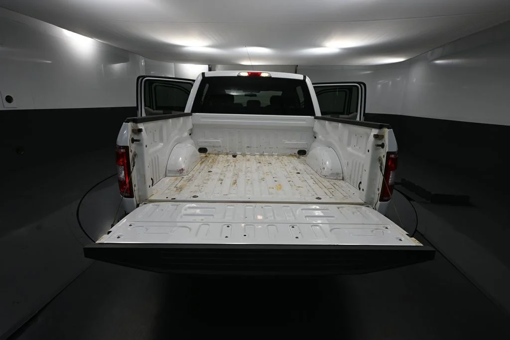 Used 2018 White Ford XL image 37
