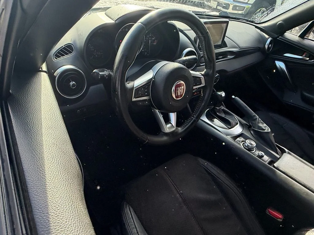 Used 2019 White FIAT Classica image 12