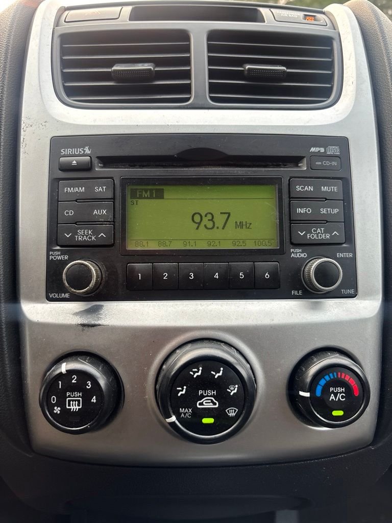 Used 2010 Silver Kia EX image 18