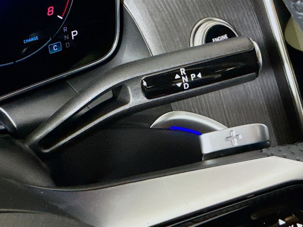 New 2026 Polar White Mercedes-Benz GLC 300 image 17