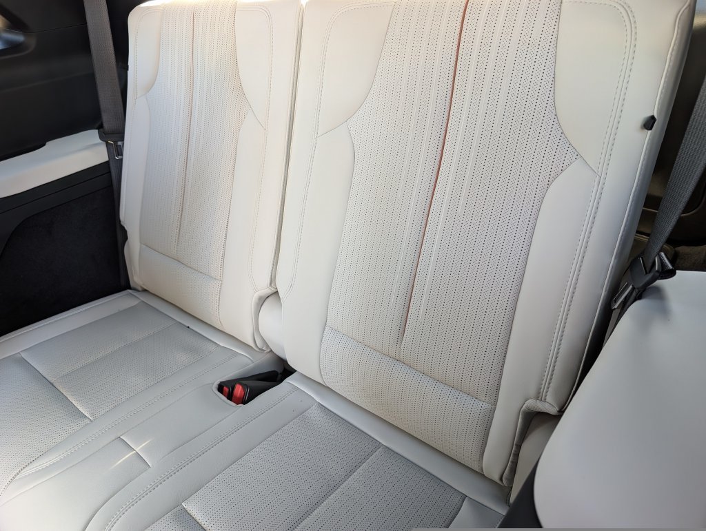 2027 Cadillac VISTIQ Sport - Photo 17