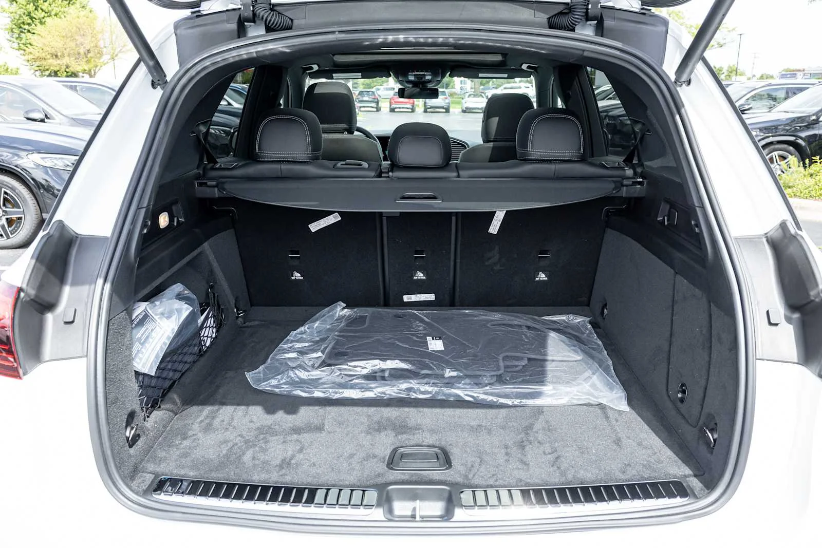New 2026 MANUFAKTUR Moonlight White magno Mercedes-Benz GLE 450 image 29