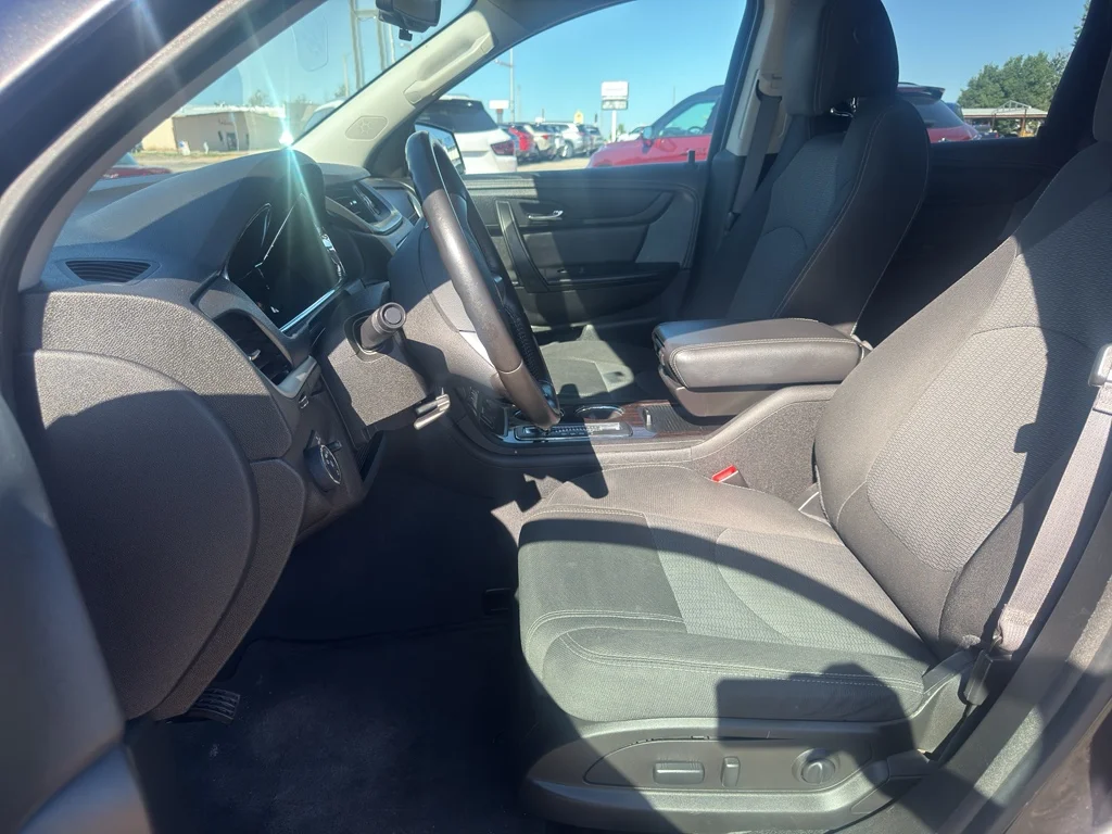Used 2015 Tungsten Metallic Chevrolet LT image 10