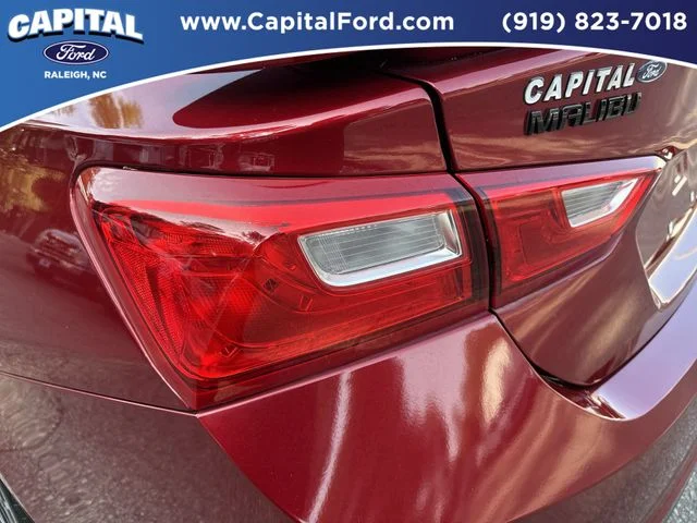 Used 2021 Red Chevrolet RS image 15
