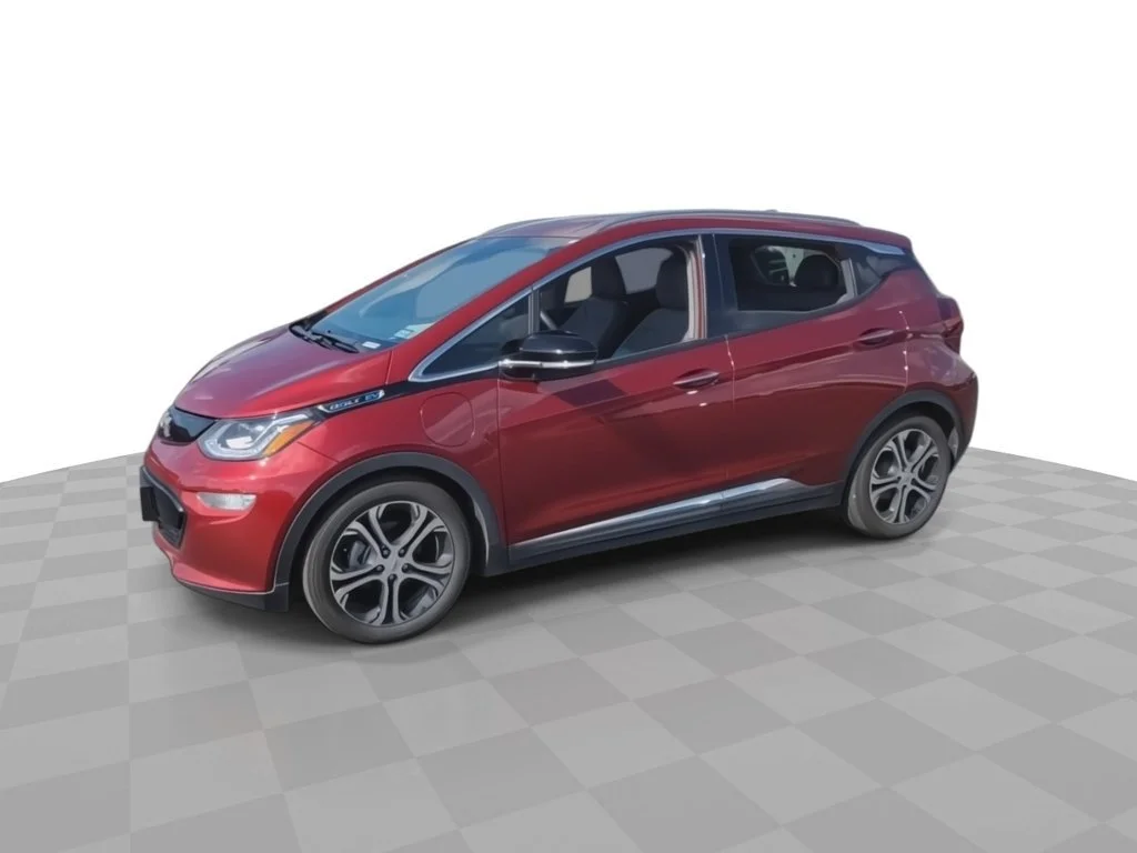 Certified Used 2017 Includes (TUS) Black grille. Chevrolet Premier image 4