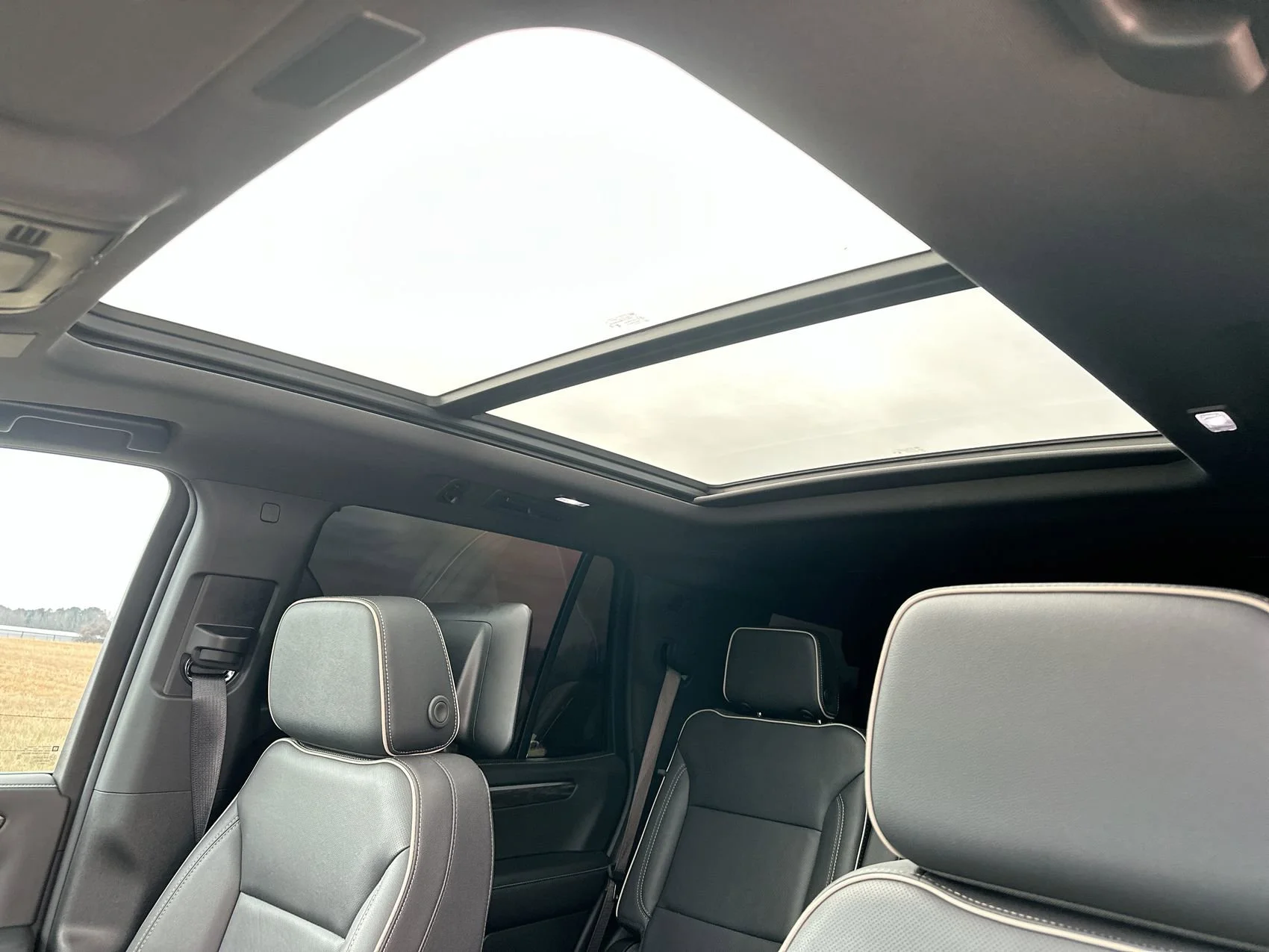 Used 2025 Black Chevrolet Premier image 21