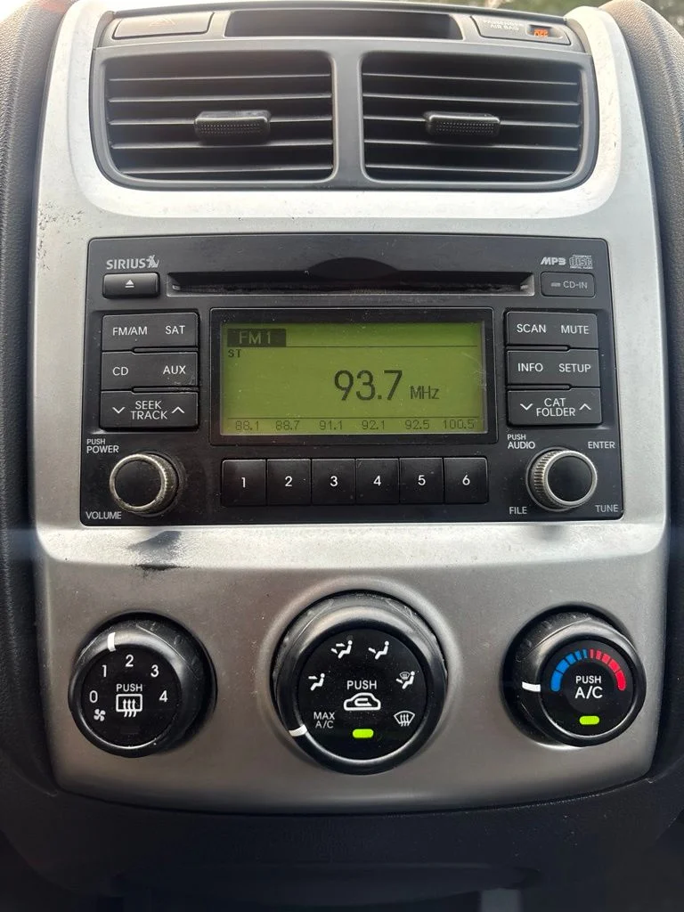 Used 2010 Silver Kia EX image 18