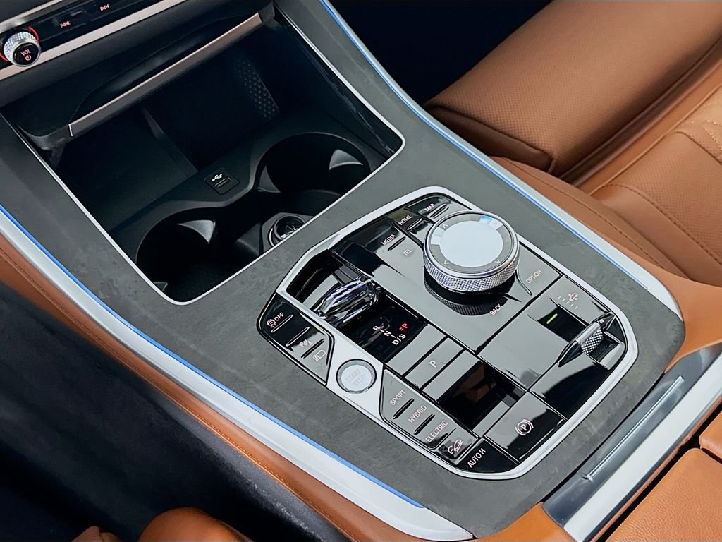 New 2026 Dravit Grey Metallic BMW xDrive50e image 15