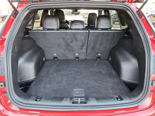 Used 2025 Red Jeep Limited 4x4 image 9