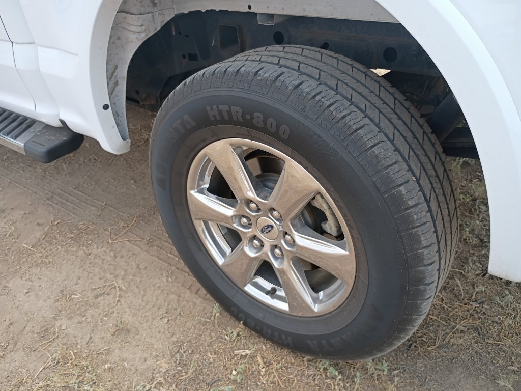 Used 2019 Oxford White Ford LARIAT image 39