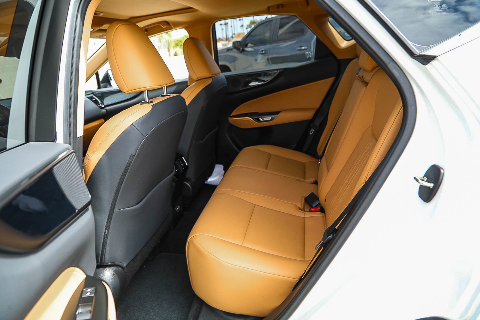 Used 2024 Eminent White Pearl Lexus 350 Premium image 17