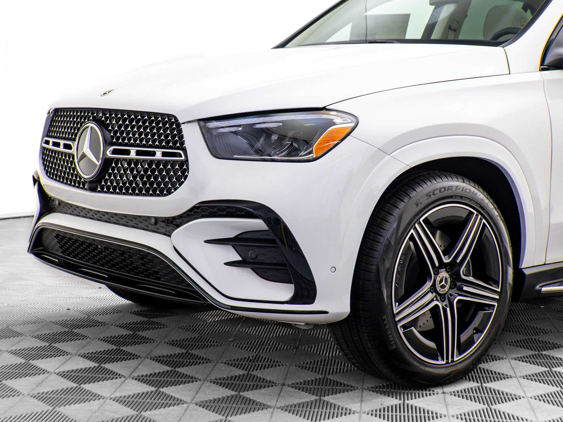 New 2026 Polar White Mercedes-Benz GLE 450 image 85