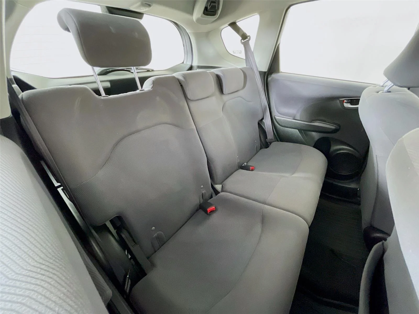 Used 2009 Storm Silver Metallic Honda BASE image 27