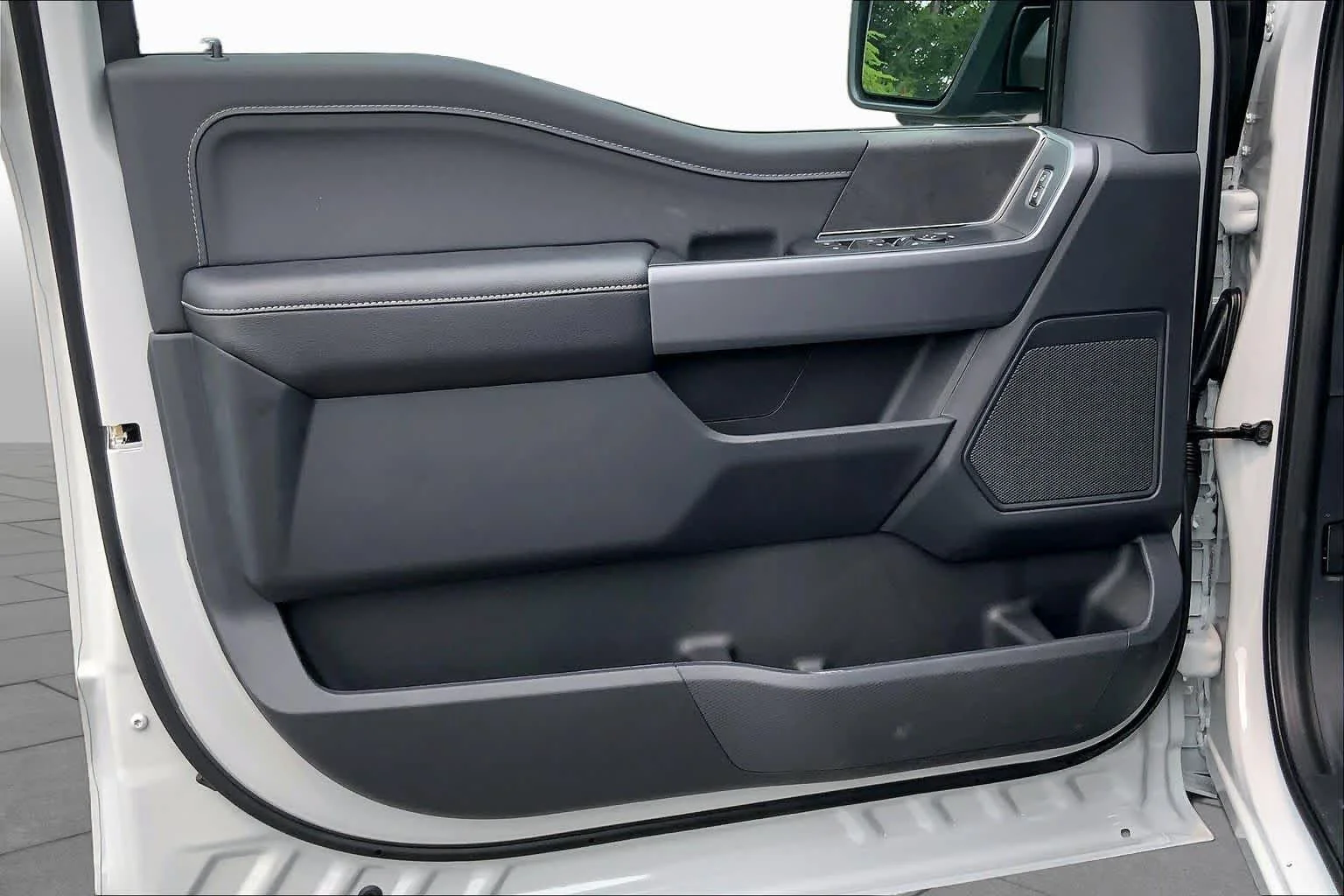 New 2026 Avalanche Ford XLT image 11